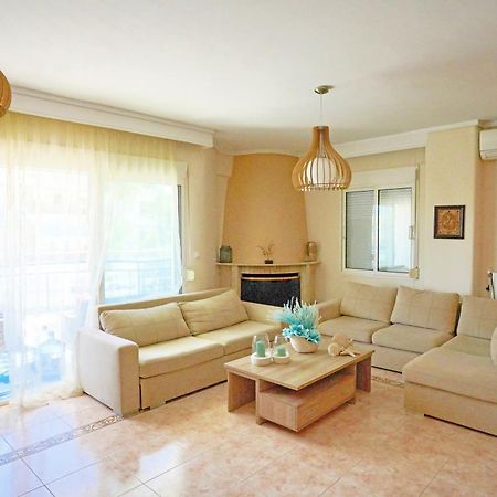 Lovely And Sunny Apartament 300M From Beach!! Περαία Εξωτερικό φωτογραφία