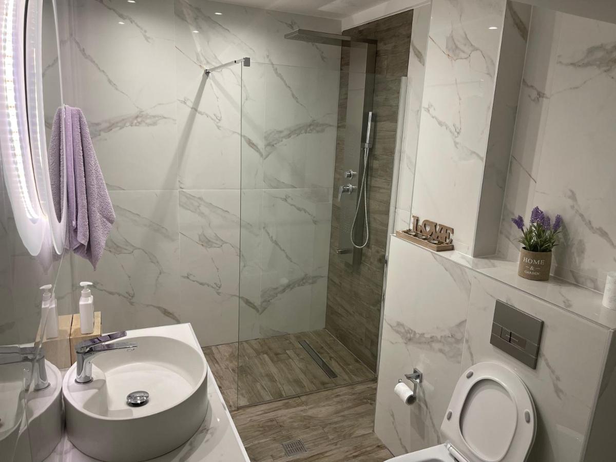 Lovely And Sunny Apartament 300M From Beach!! Περαία Εξωτερικό φωτογραφία