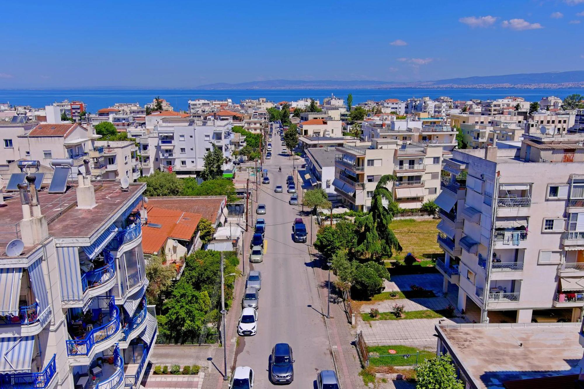 Lovely And Sunny Apartament 300M From Beach!! Περαία Εξωτερικό φωτογραφία