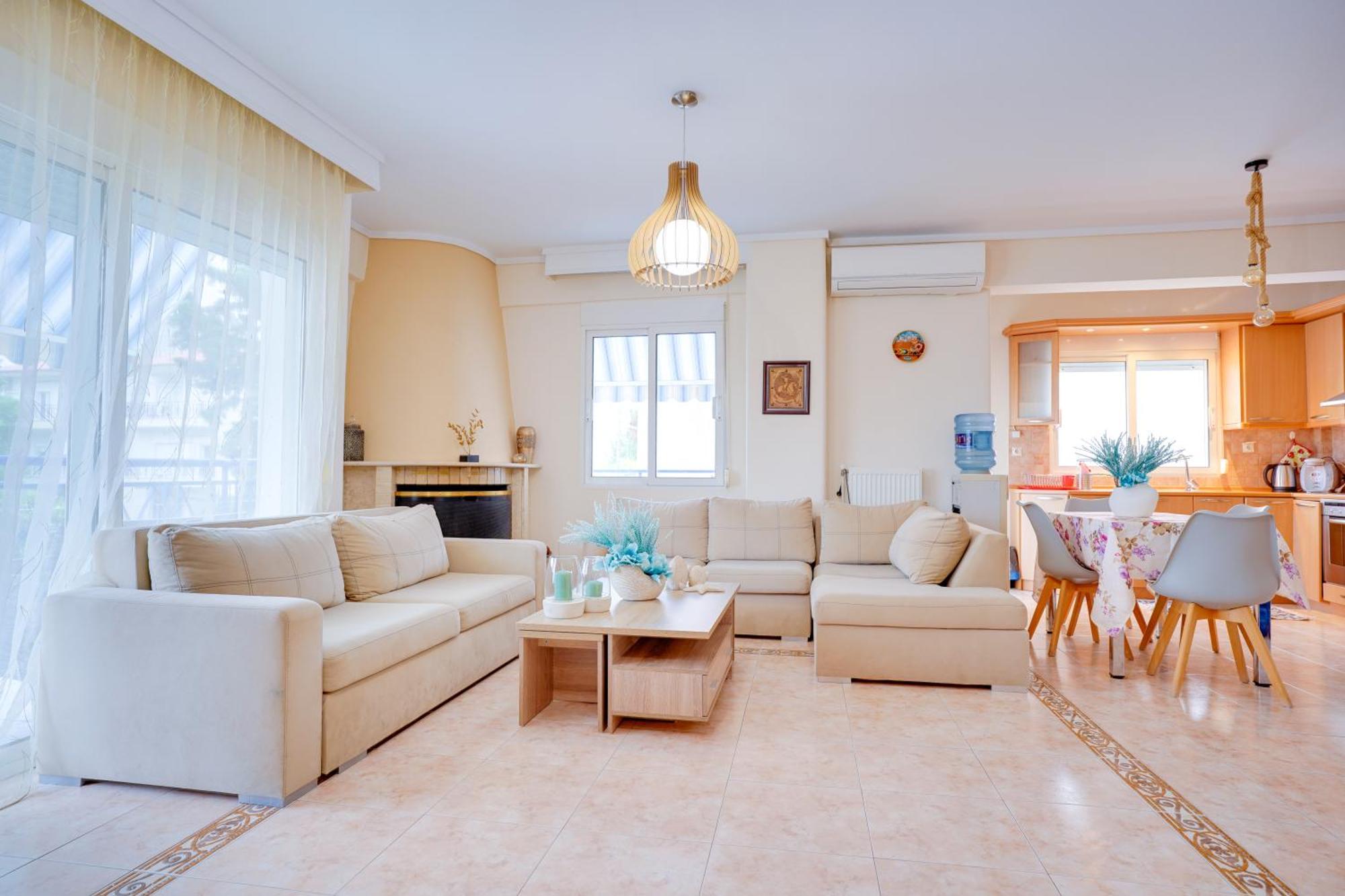 Lovely And Sunny Apartament 300M From Beach!! Περαία Εξωτερικό φωτογραφία