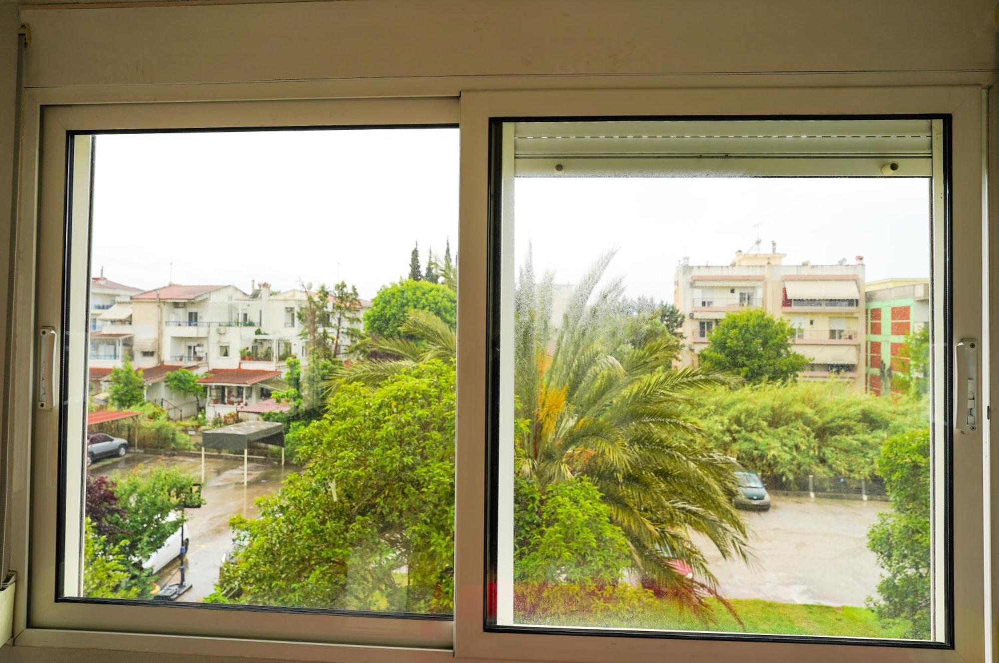 Lovely And Sunny Apartament 300M From Beach!! Περαία Εξωτερικό φωτογραφία