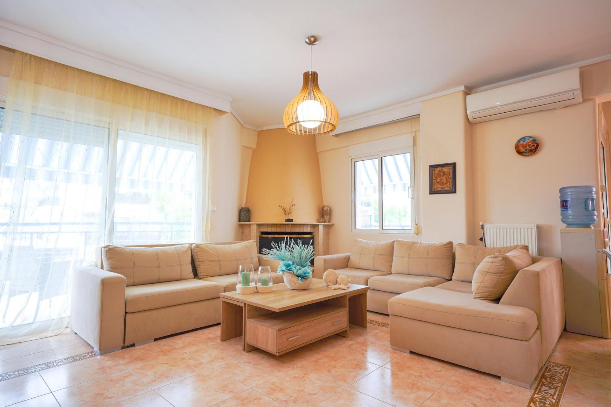 Lovely And Sunny Apartament 300M From Beach!! Περαία Εξωτερικό φωτογραφία