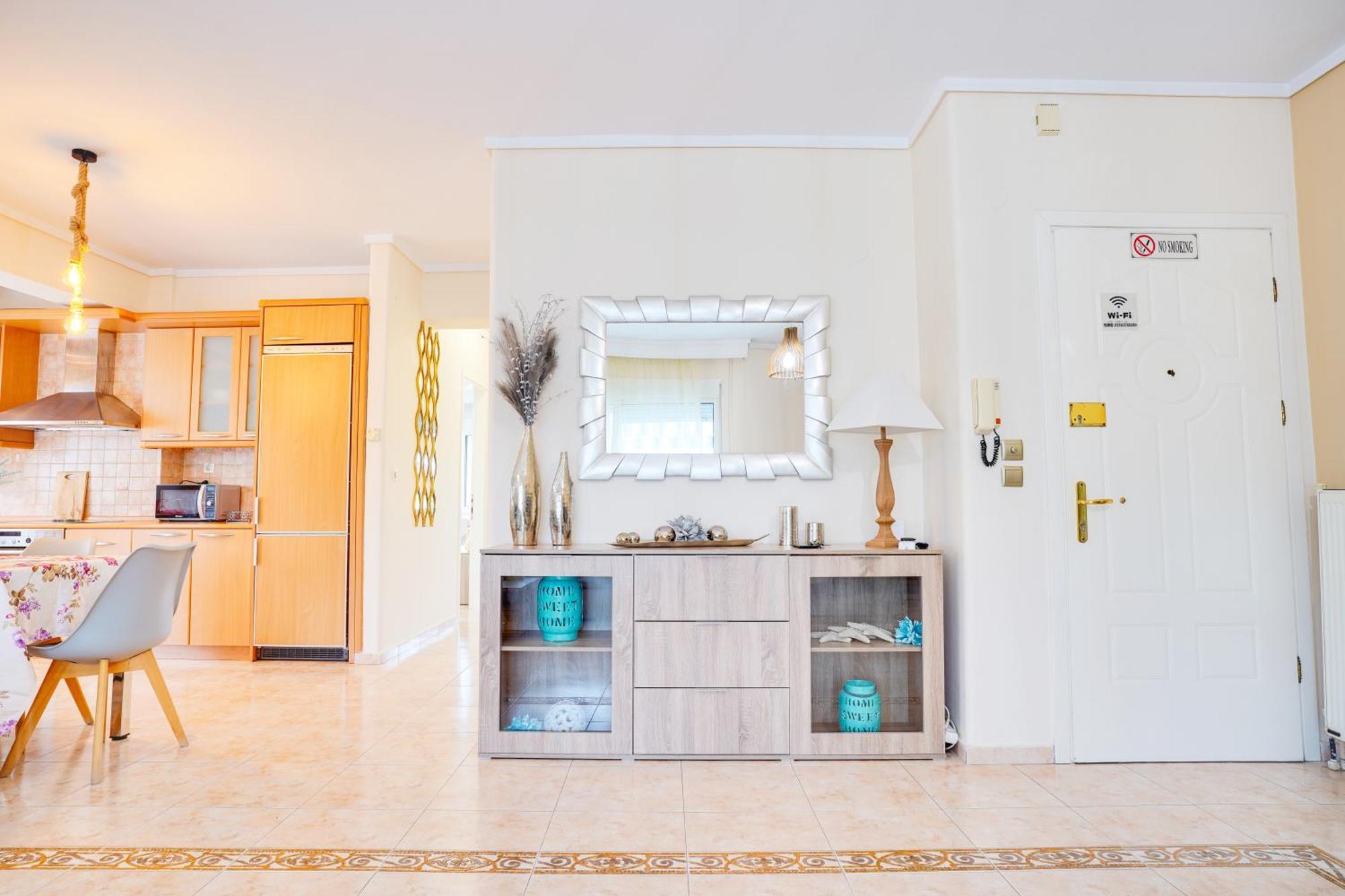 Lovely And Sunny Apartament 300M From Beach!! Περαία Εξωτερικό φωτογραφία
