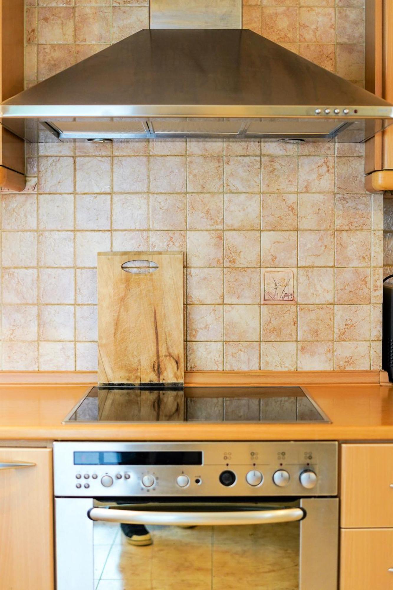 Lovely And Sunny Apartament 300M From Beach!! Περαία Εξωτερικό φωτογραφία
